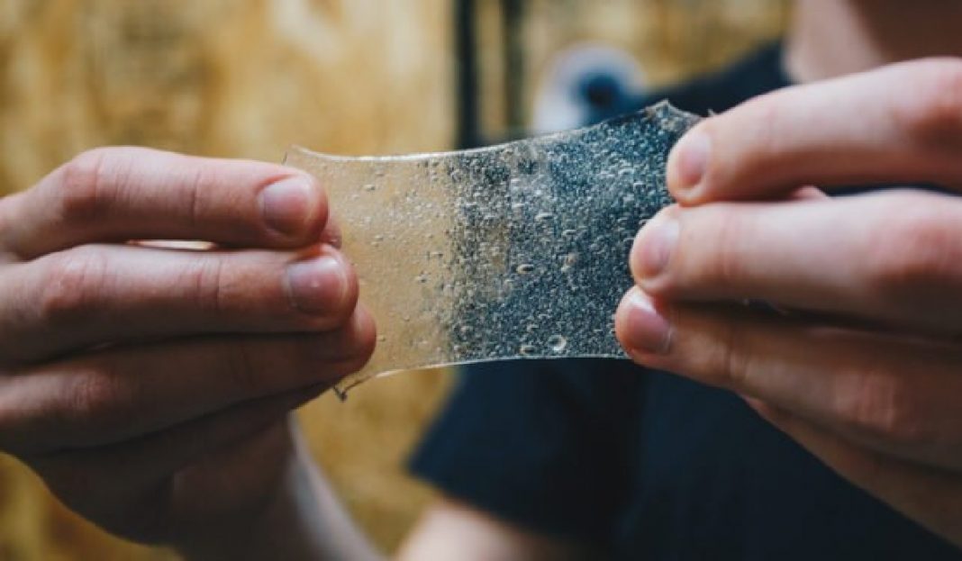dissolving plastic
